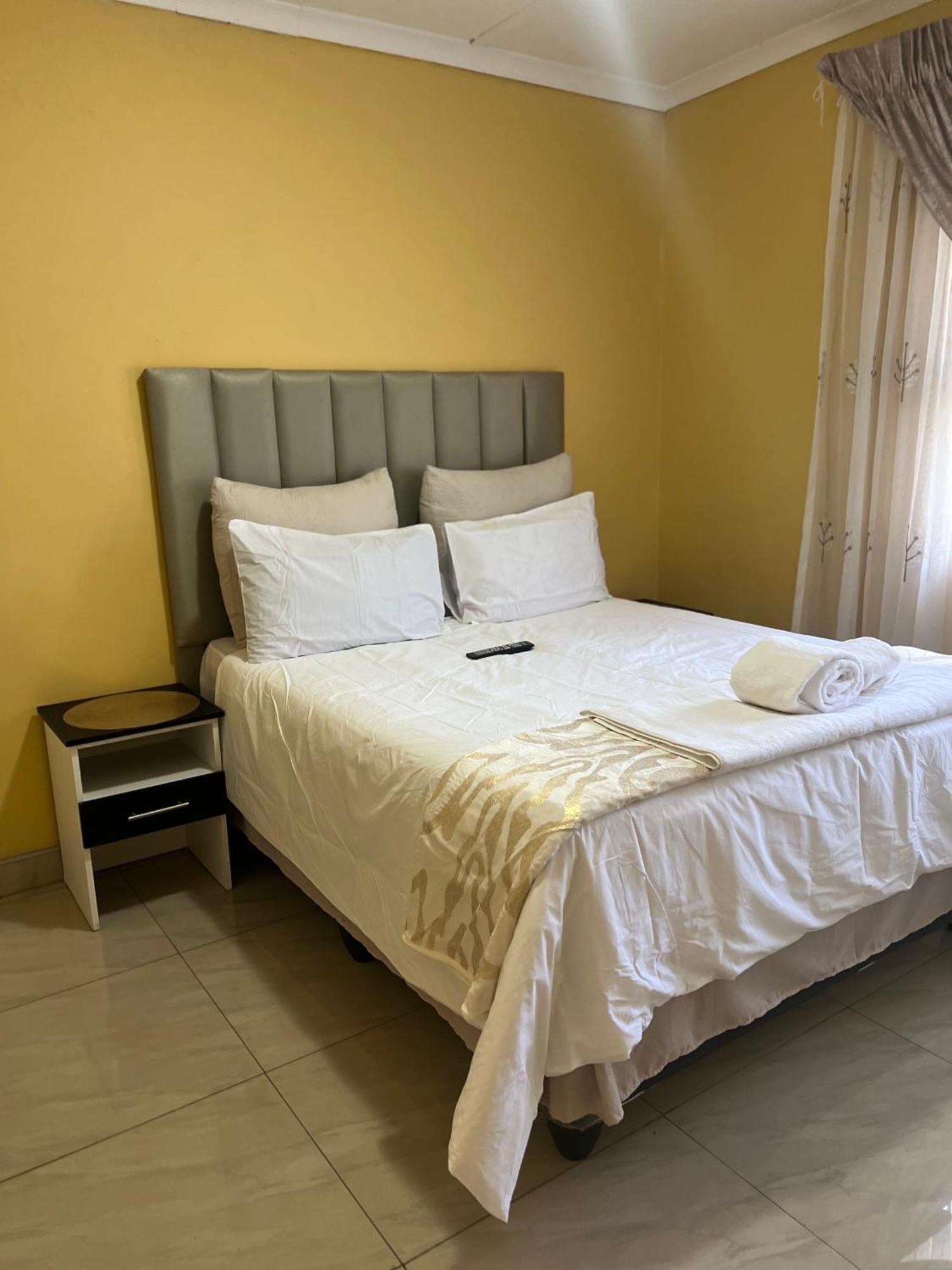 Nkguesthouse ليديسميث المظهر الخارجي الصورة